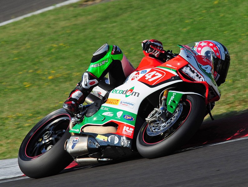 Sbk_R's tweet photo. #CIV'13
Eddie La Marra#47 #Campione
Ducati 1199 Panigale R
@CIVtv @DucatiMotor @Alessia51 
@eddi47iris @nolan_group https://t.co/rAnIRofKOA