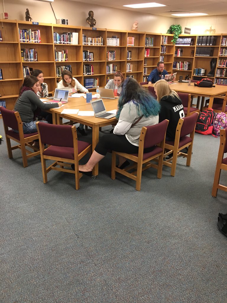 mrtdialscruggs's tweet image. #Eng2 publishing party hour 4. #fortrespect