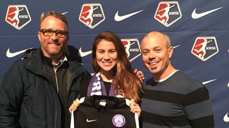 CalWSoc's tweet image. Smile! @swittyyy poses with #Cal head coach @NeilMcGuire and assoc. head coach Chris Lemay #CongratsWitty #NWSL