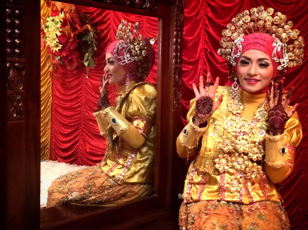ElementMksr's tweet photo. Kesetiaan itu hanya ada ketika engkau saling mencintai karna Allah. Happy Wedding kk Iis 📷
#elementcreativemakassar https://t.co/gfwM2Dtr9g