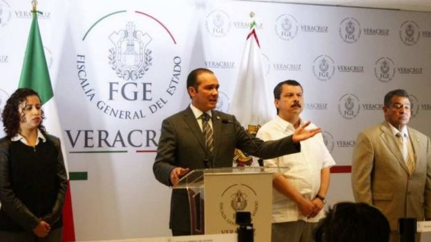 Dictan formal prisión a policías por desaparición de jóvenes en Veracruz - CYxrieGWYAAdqKt