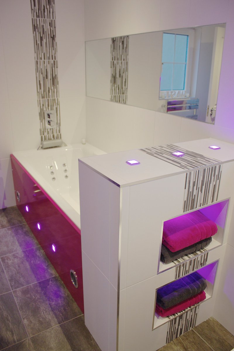 SignatureFin's tweet image. We can create a luxurious bathroom for you. #bathroom #luxury #signature #finishes @SignatureFin