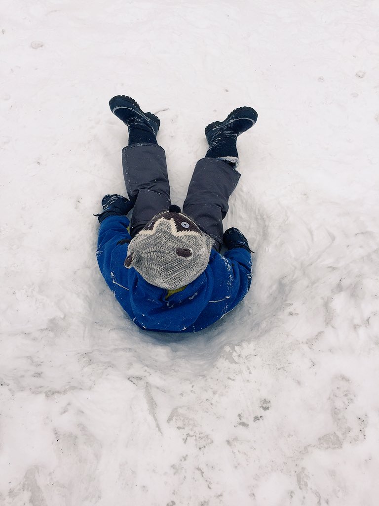 Lace_C's tweet image. Working together to make the snow pile perfect #takemeoutside #ourdooreducation #feedallfour @DunsfordDES