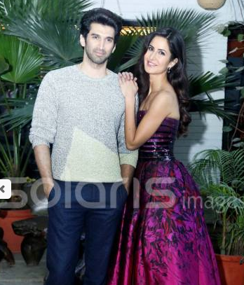 KatrinaKaifFB's tweet photo. Gallery - Katrina Kaif &amp; Aditya Roy Kapur launch Pashmina in Delhi https://t.co/rqHpWEklXM https://t.co/sSKfMvhJ1C