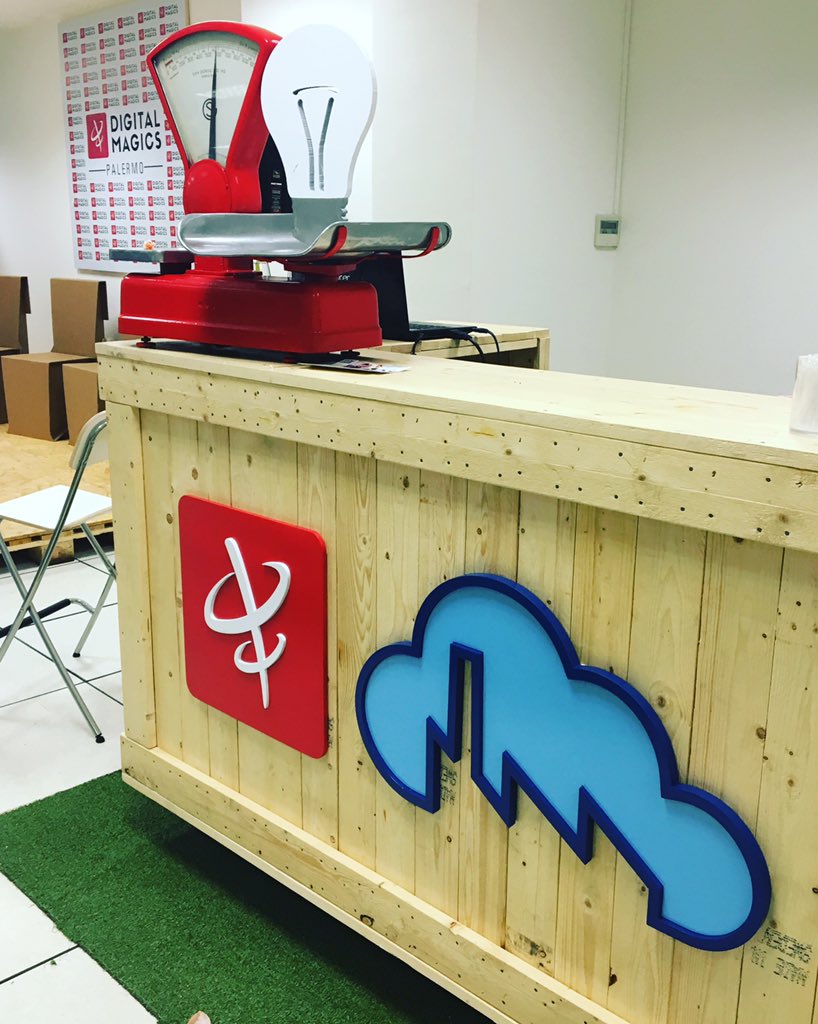 alessiuccia_82's tweet photo. #innovapalermo con @Digital_Palermo #incubatore StartUp digitali - cc @deeario @denapolo @fabriziosammarc @asomma80 https://t.co/Gu7C7ND7Ad