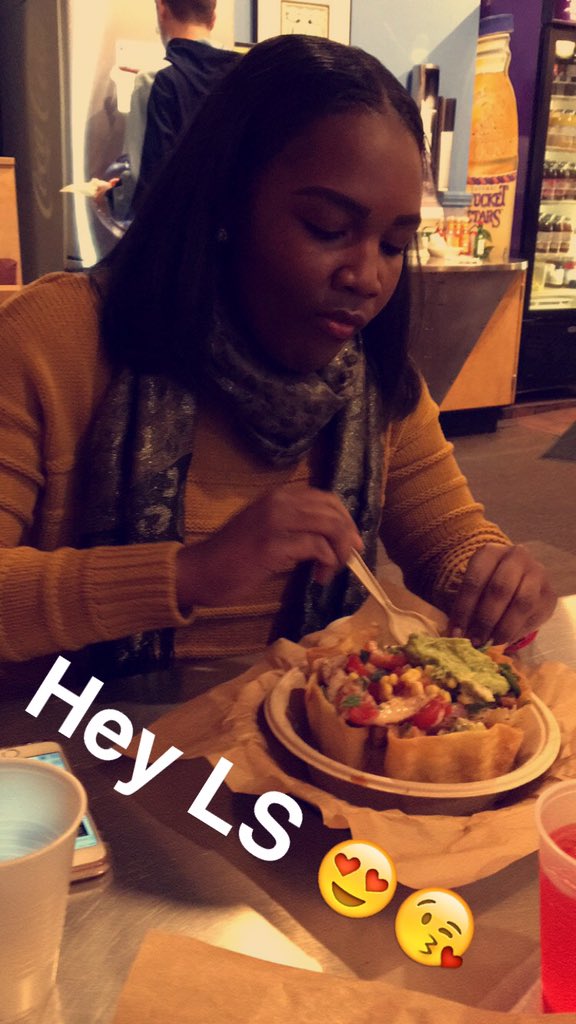 _JustKEISH's tweet image. Girl, its a blessing just to be in ya presence 🤗  #LSDate