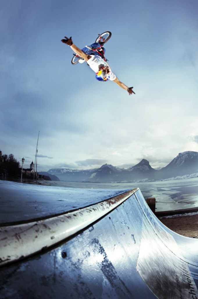 redbull's tweet photo. We know that #FridayFeeling https://t.co/TxectfzXSo