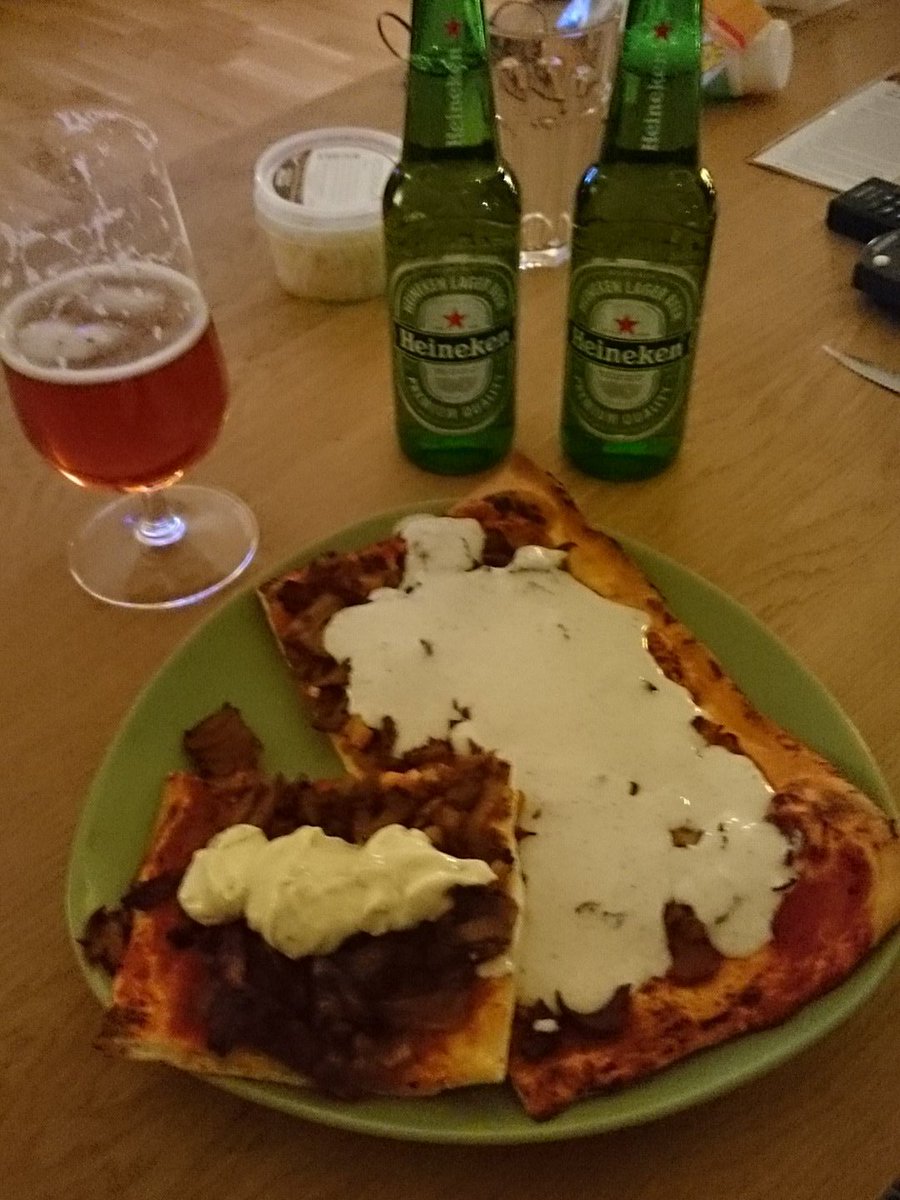 Hempizza med kött och sås från <a href="/BojanNickebo/">Bojan Dinic</a> hak!
