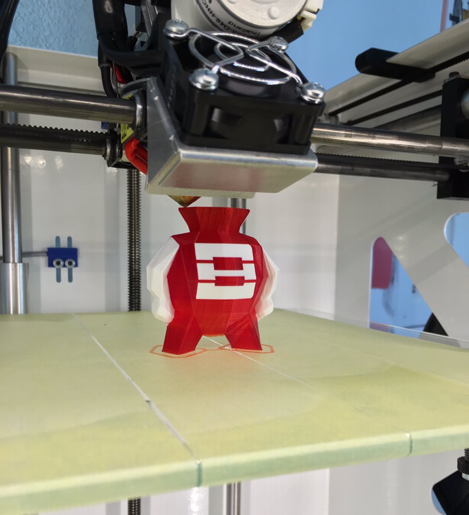 builder3Dprint's tweet photo. See the BUILDER man standing confident inside of the Big Builder! #3dprinter #bigbuilder #3dprinting #3d https://t.co/WJypzV6n4x