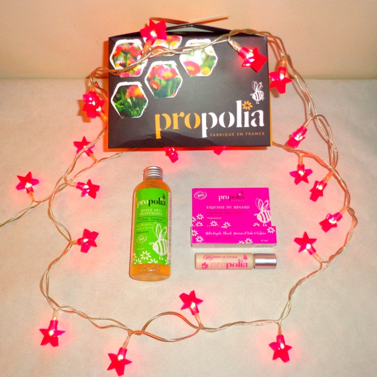 NaturElleBlog's tweet photo. MERCI @PropoliaFrance ♥♥♥
https://t.co/g6kQxjWXLC
#cadeau #cosmetiques #cosmetics #bio #organic #propolia #apimab https://t.co/Jy8lGdDgYa