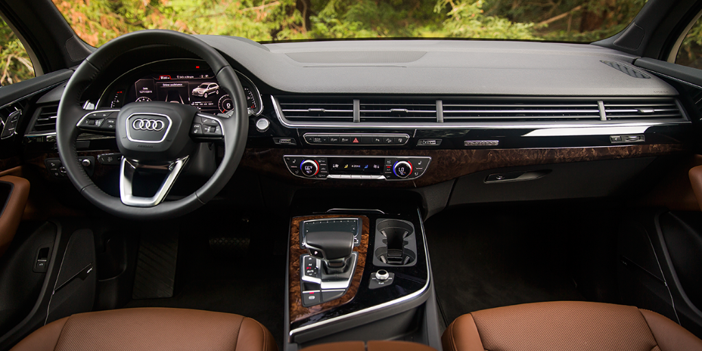 Audi's tweet photo. A photo is worth a thousand features. #AudiQ7 https://t.co/xEajm23Phz