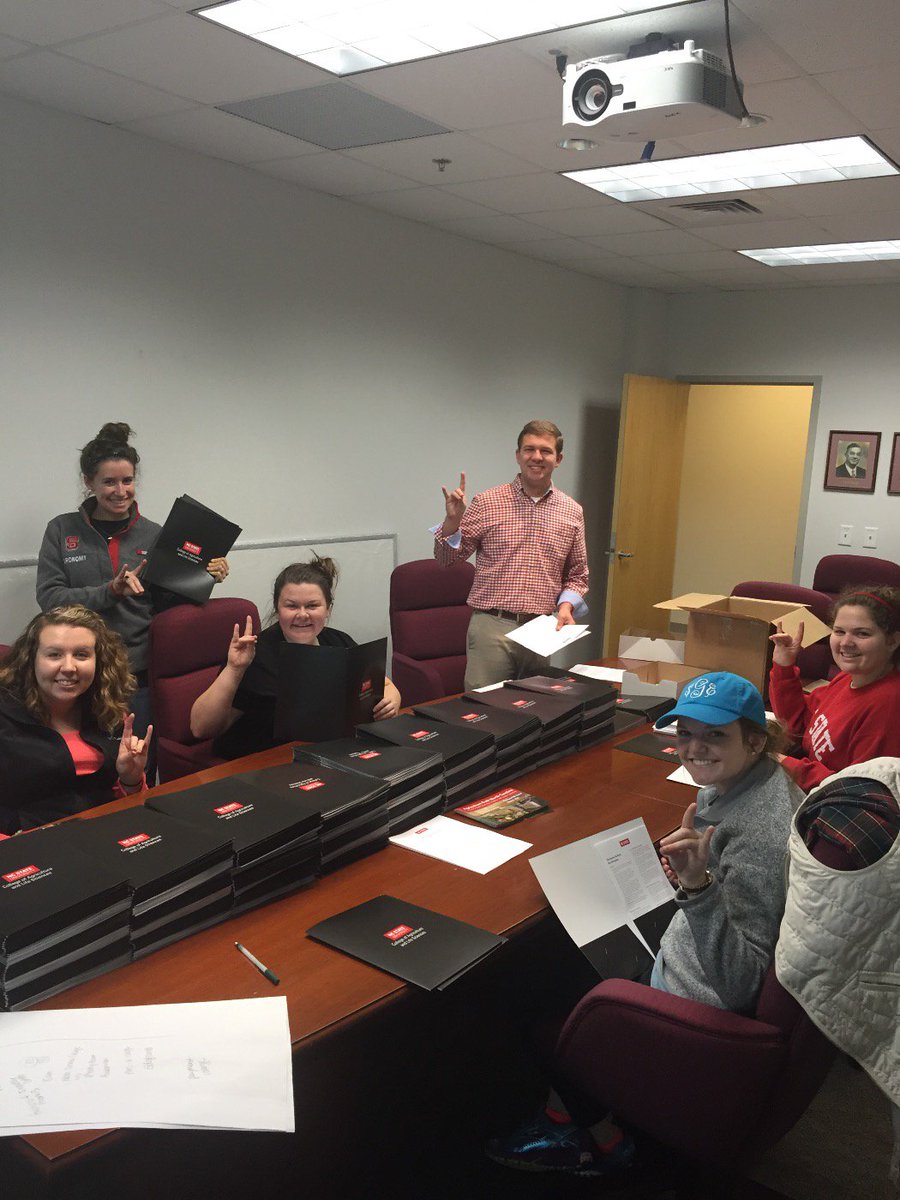 CALS_Dean's tweet photo. Teamwork makes the dream work! Thanks again to these students for their help in stuffing info packets! #ConnectNC https://t.co/FCVSZdnfPW