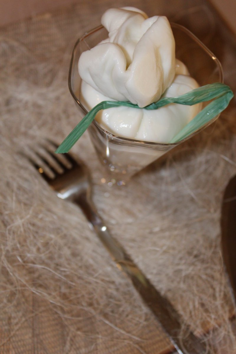 InfoPlaneatfood's tweet photo. @ricettario_info Burrata di Andria #PlanEatFood https://t.co/jqrdi88oil