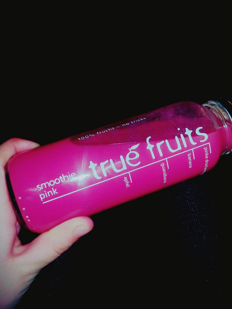 anni_whatever's tweet photo. empfehlenswert *-* nom nom nom leckaaaaaH 😍❤ https://t.co/MB4v2UHYKo