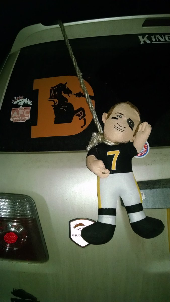 Hoodlum71's tweet photo. Hey @1043TheFan how's about playing some @themadfanatic during #thedrive today. Perfect 4 fireup Friday. #peyback https://t.co/7Rl2SWF7fa