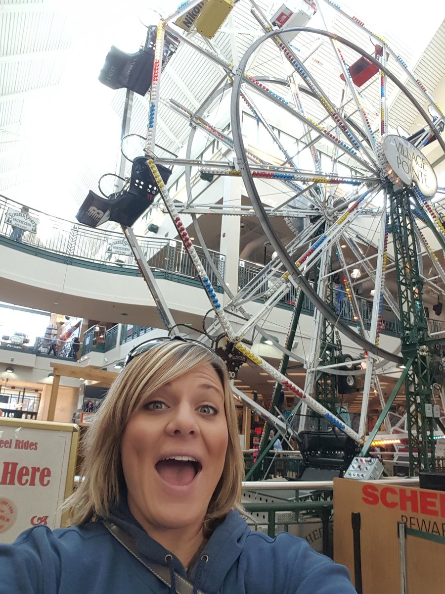 Danielle Landholm tweet media