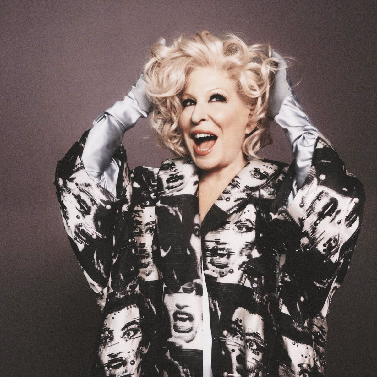 To her beauty, her brass, her glamour. To that energy, vitality, verve, nerve and curve… mjin.tl/ss16a3