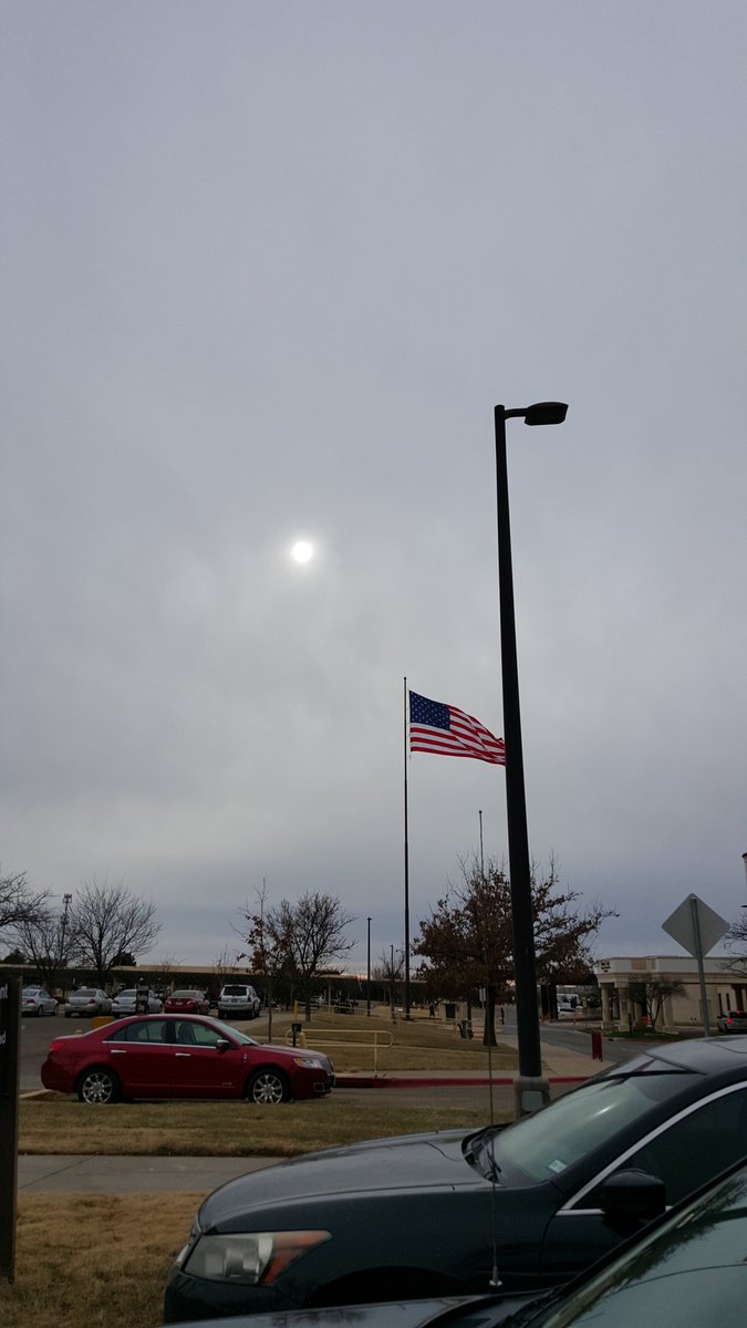Heather_D_'s tweet image. Grey skies and 50 degrees is my idea of a perfect day. #TheSunHurtsMyEyes #Ihatesweating #Merica #VAparkinglot