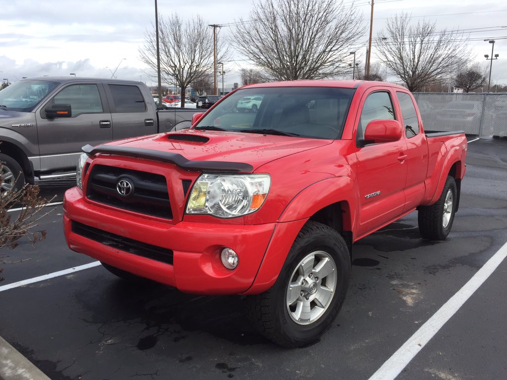 ZachSkinner1's tweet photo. Fresh on the Lot  2005 TRD Tacoma Sport 4x4 50k Miles One Owner $20,995
Direct Message me and thank me later. https://t.co/6GbIWJXZ0f