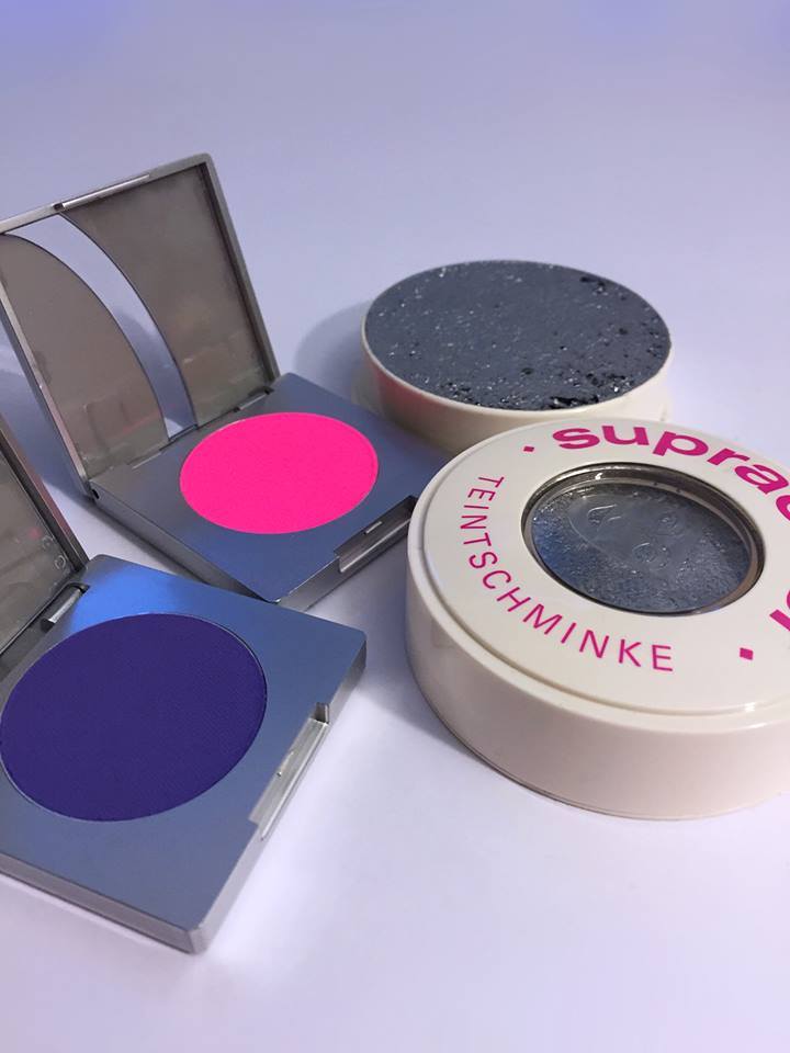Kryolan_CR's tweet photo. Paul James Merchant combinando texturas mate y metálicas con UV-DAYGLOW COMPACT y SUPRACOLOR 
#KryolanCR #SupraColor https://t.co/1UgLvJ9gc9