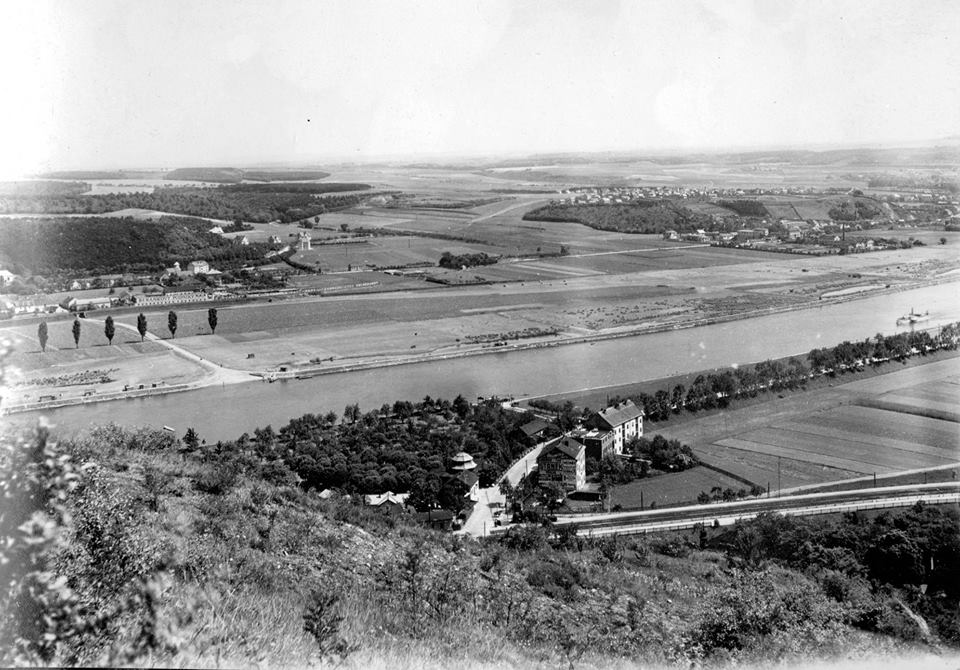 Modřany a Hodkovičky v roce 1928,pohled ze skály nad Malou Chuchlí / Modřany a Hodkovičky in 1928,view from Chuchle