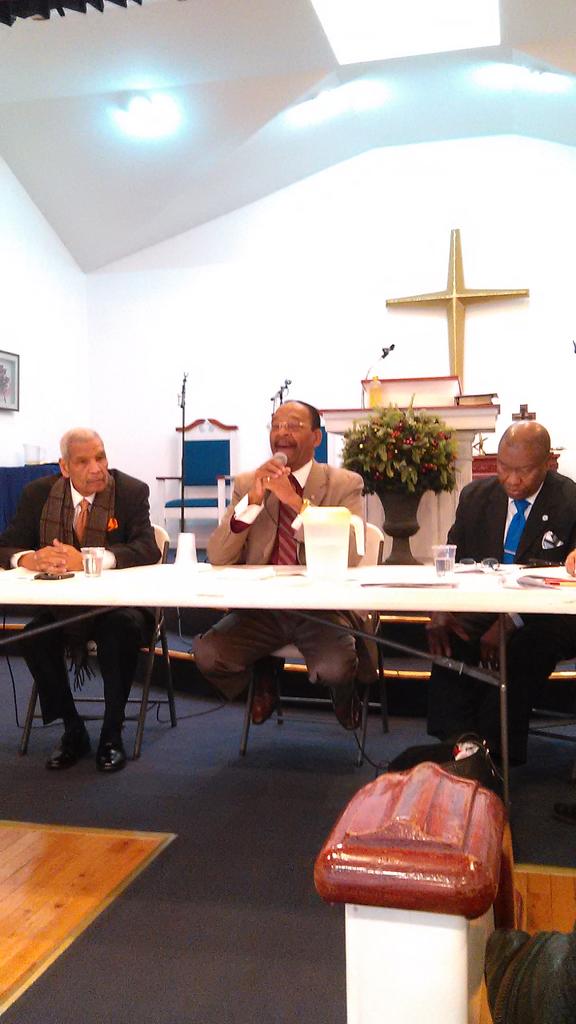 loqueuddebes's tweet photo. Reunion de Ministros con el Senador Rev Ruben Diaz. 01-14-2016 https://t.co/s0Fxdx8PVn