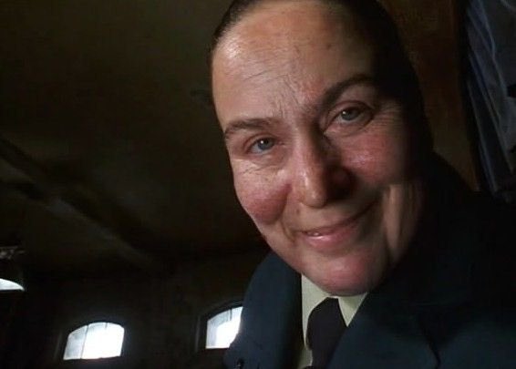 FuckboysExist's tweet photo. Twins? #Matilda https://t.co/0P8b7ObE5p