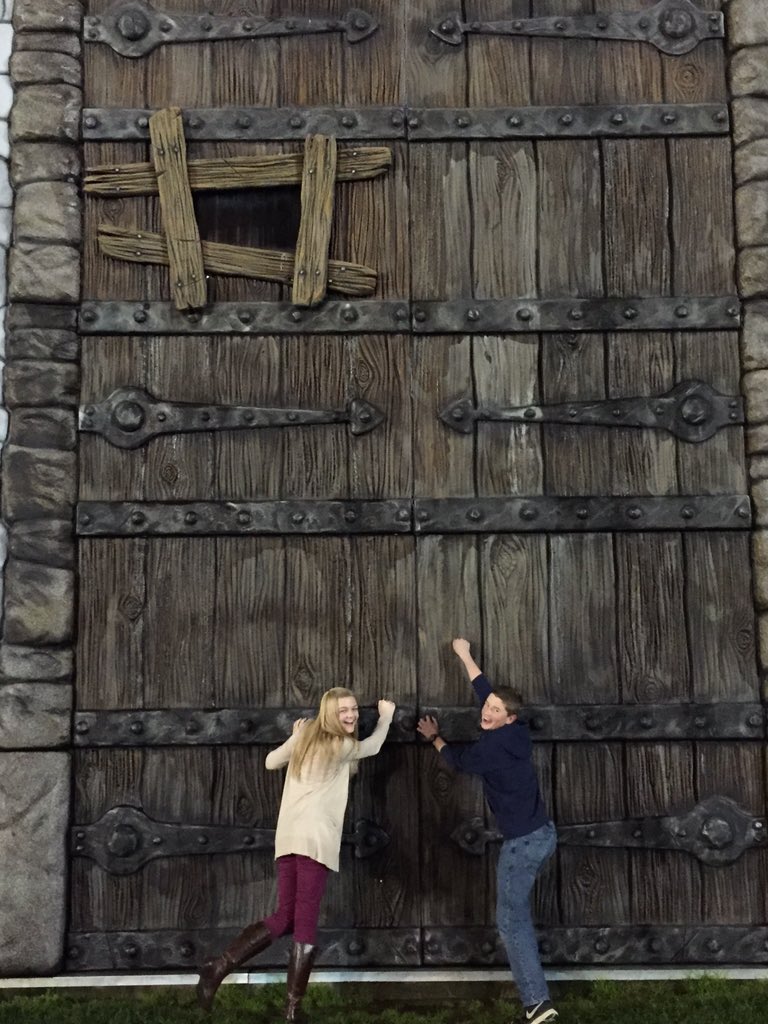 BaileyBowers15's tweet image. Pigeon Forge adventures with my not so little bro #spree16 @winter_spree @williamdbowers