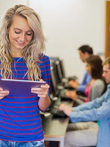 PsychCentral's tweet image. Students Think Better While Standing psych.ly/ONKay5 #mhsm #mentalhealth