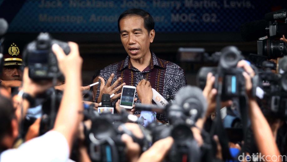 detikcom's tweet photo. Jokowi: Saya Bangga Rakyat Indonesia Tidak Takut Hadapi Teroris https://t.co/KG3VD1wklH https://t.co/8Bfkm3ie5n
