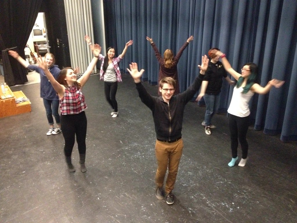 cocoroberge's tweet image. A great way to complete a week of guests &amp;amp; heroes in our classroom #improvrules #happyfeet @SSTimprov