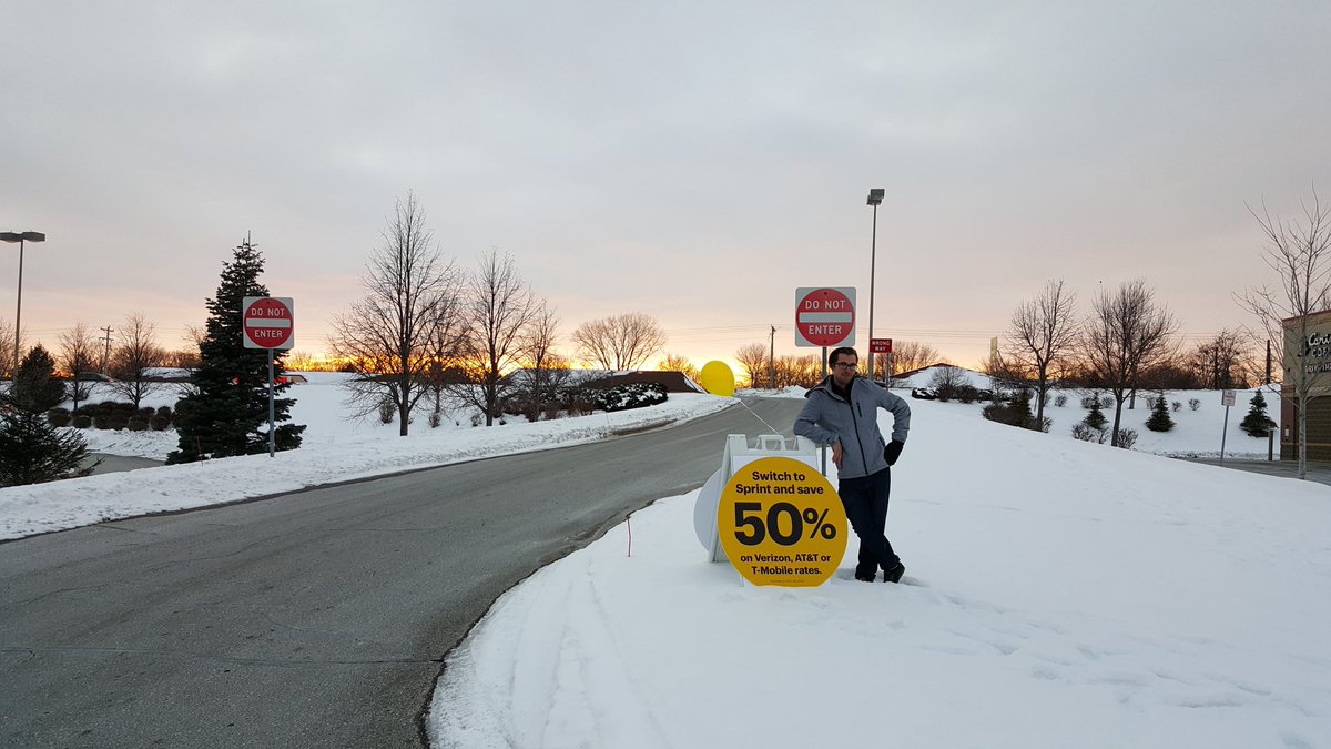 Making sure no one who shops in Savage MN can miss us! <a href="/mmcmahon09/">Michael McMahon</a> <a href="/TeamTNT/">THE_TNT_TEAM</a>