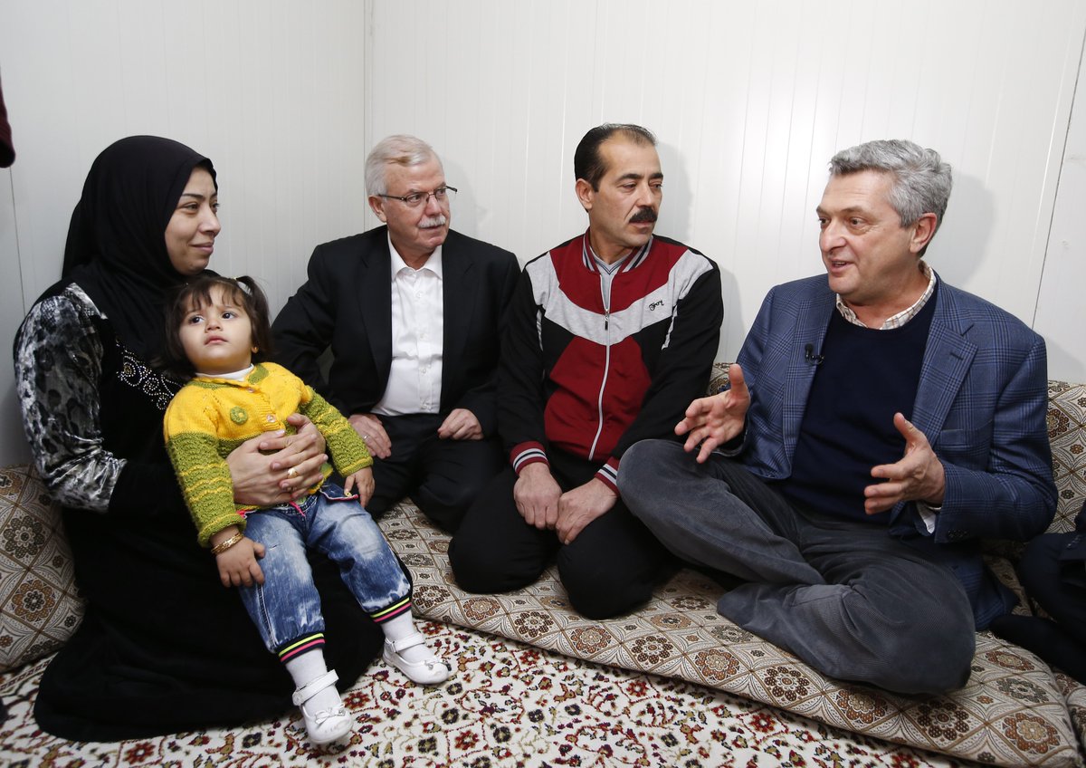 Refugees tweet picture