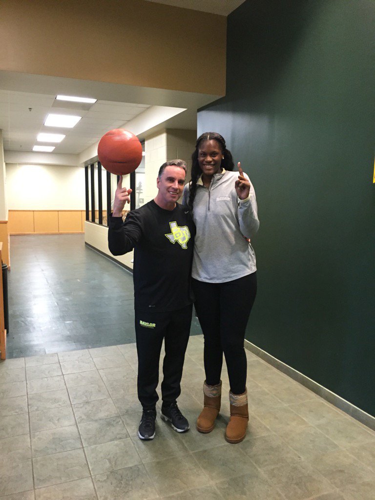 really tall basketball kplayer next ot shor t girl really tall basketball kplayer next ot shor t girl