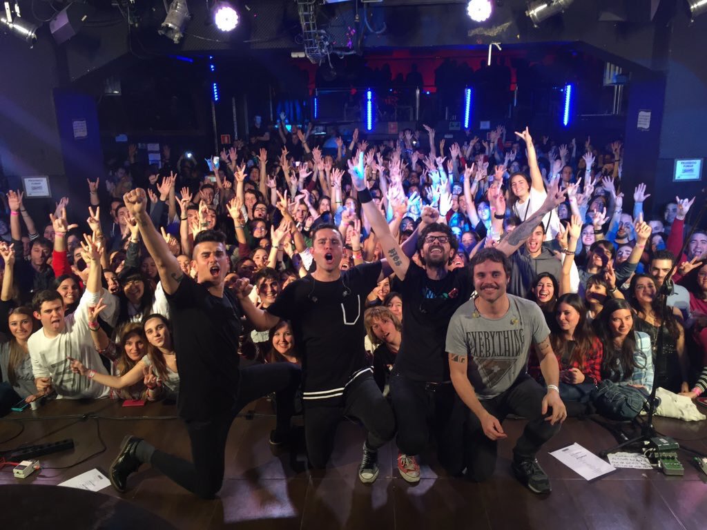 alex_martinn_10's tweet image. Gran día hoy en @SalaPenelope viendo el gran concierto de unos auténticos cracks @Pignoise @pigsalpoder