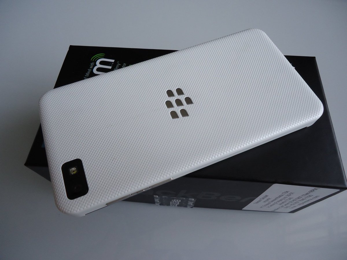 MINAT PESAN/ORDER BlackBerry Z10 Rp.1.500.000.Order►0822-9127-5848 PIN:22D7F4E1