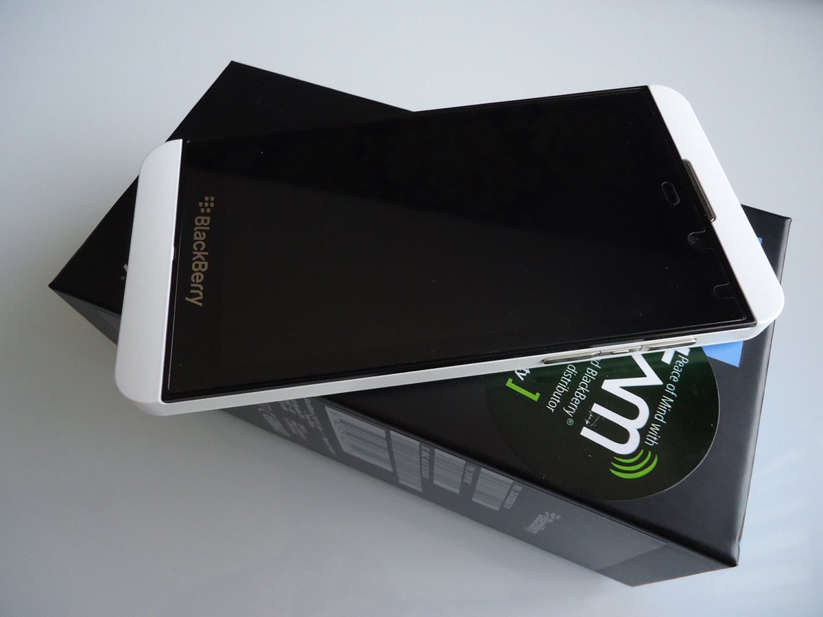 MINAT PESAN/ORDER BlackBerry Z10 Rp.1.500.000.Order►0822-9127-5848 PIN:22D7F4E1