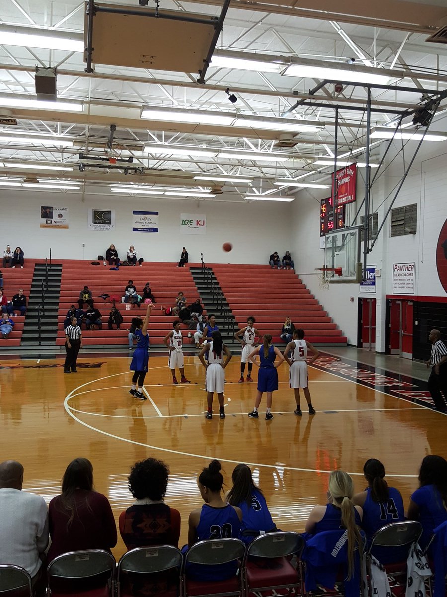 ladyeagles123's tweet photo. 60-46 with 4:12 left in the game
#VsPRP https://t.co/FJh4gHKl1z