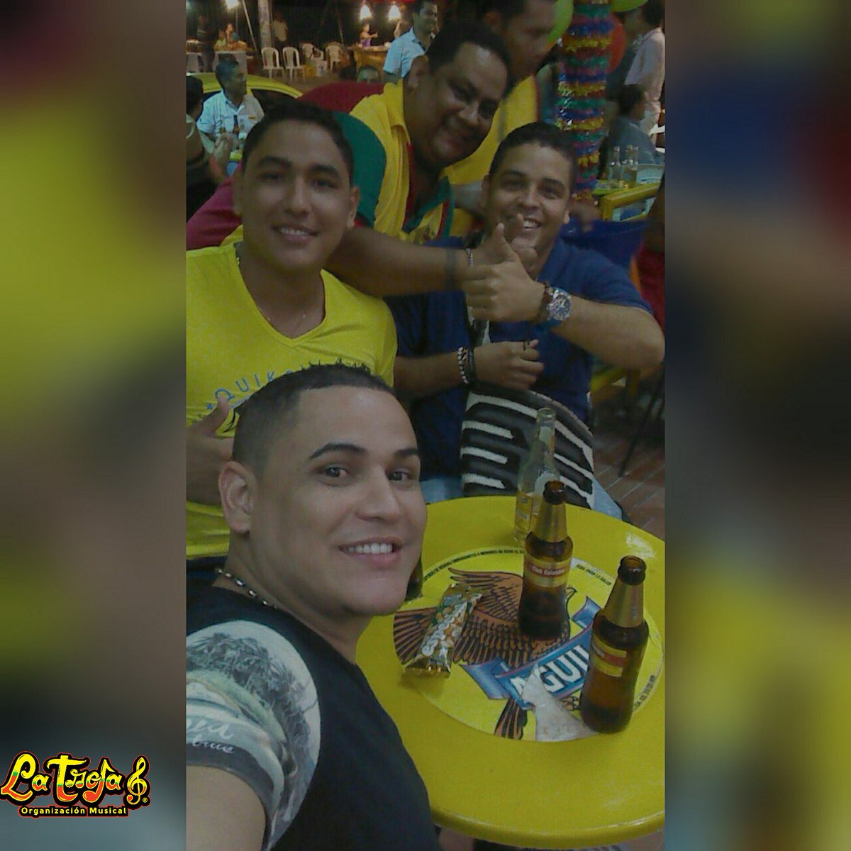 latrojasalsa's tweet photo. El combo #Trojero de #SanJose #ElYork #Ramoro y él gran #Pepo disfrutando del mejor ambiente #Salsero en #Quilla . https://t.co/59bUd5524Z