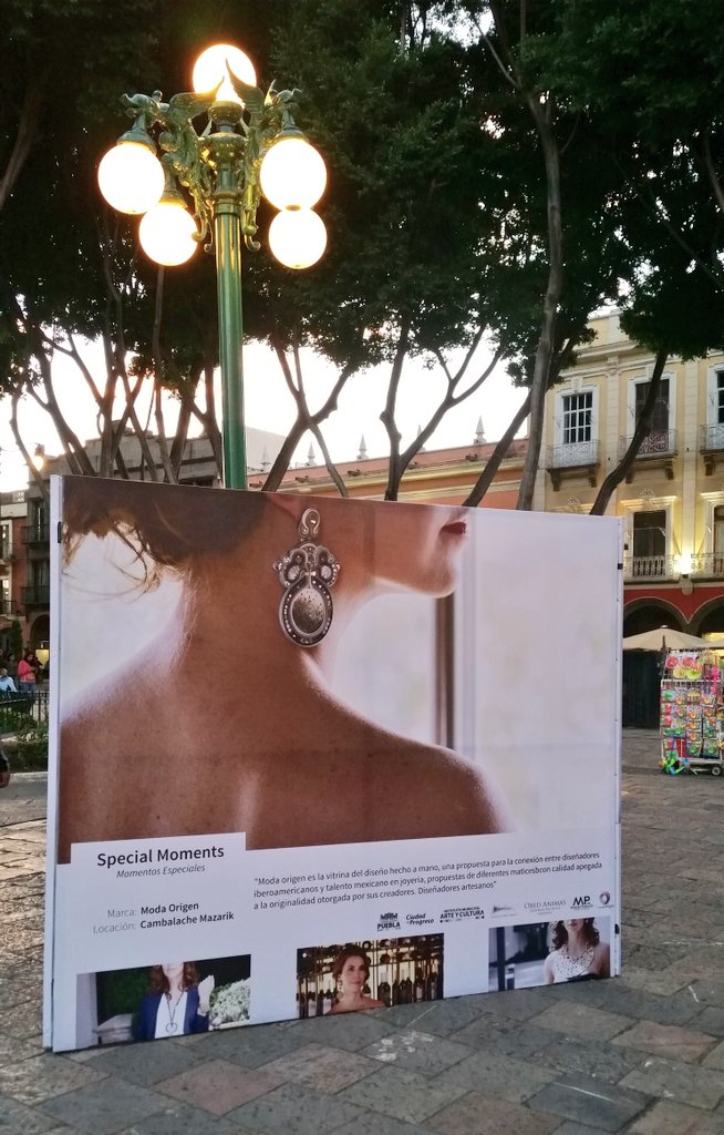 ModaOrigen's tweet photo. Hoy #ModaOrigen estuvo en el Zócalo de Puebla en el Fashion Show de #MP2015 https://t.co/niBjDE4qv4
