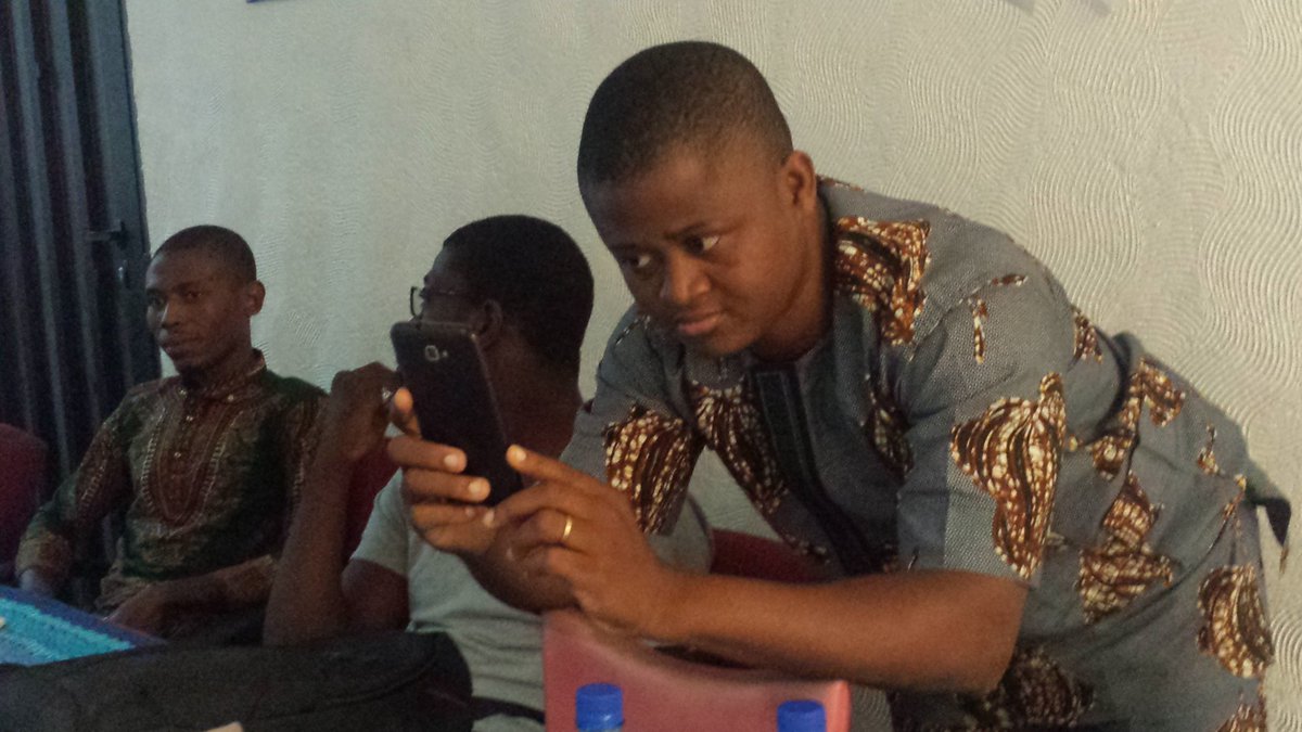 <a href="/jnoumonvi/">𝑱𝒐𝒆̈𝒍 𝑨𝒓𝒔𝒆̀𝒏𝒆 𝑵𝒐𝒖𝒎𝒐𝒏𝒗𝒊</a> concentré à fait les vidéos des participants à #wasexotweetup #Vote229 #e_obs