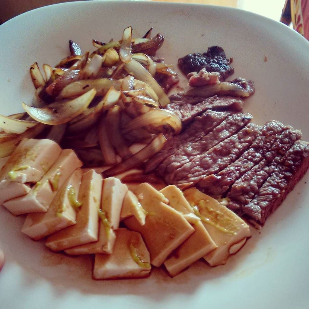 aresfip's tweet photo. @ go.guto:Filé, cebola e tofu! ✌😋😄🙌
Almoço de hoje!

#goguto #IGunidos #fit #fitness #fitnessaddict #health #health… https://t.co/sTmqqSTIPV