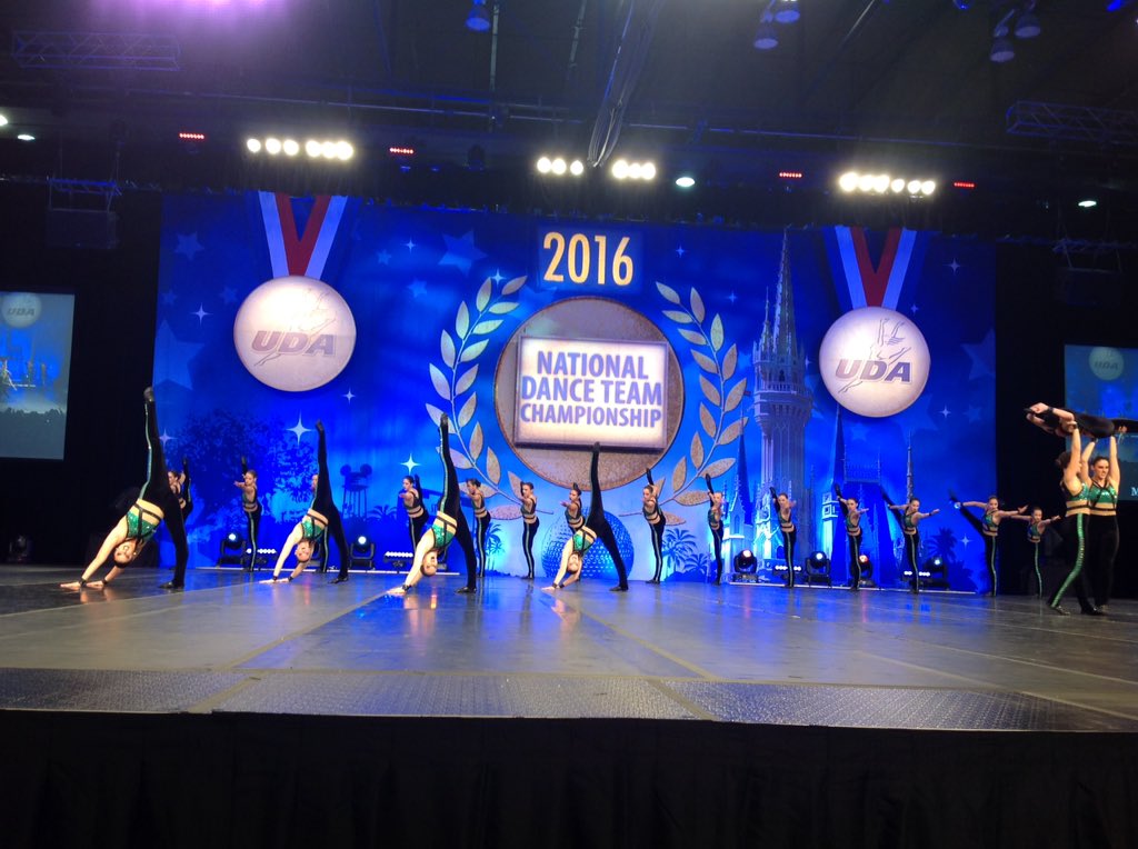 UDAnews's tweet photo. Showcasing beautiful flexibility and synchronization in Varsity High Kick Semi-Finals! #UDAnationals https://t.co/OdhlITMI3T
