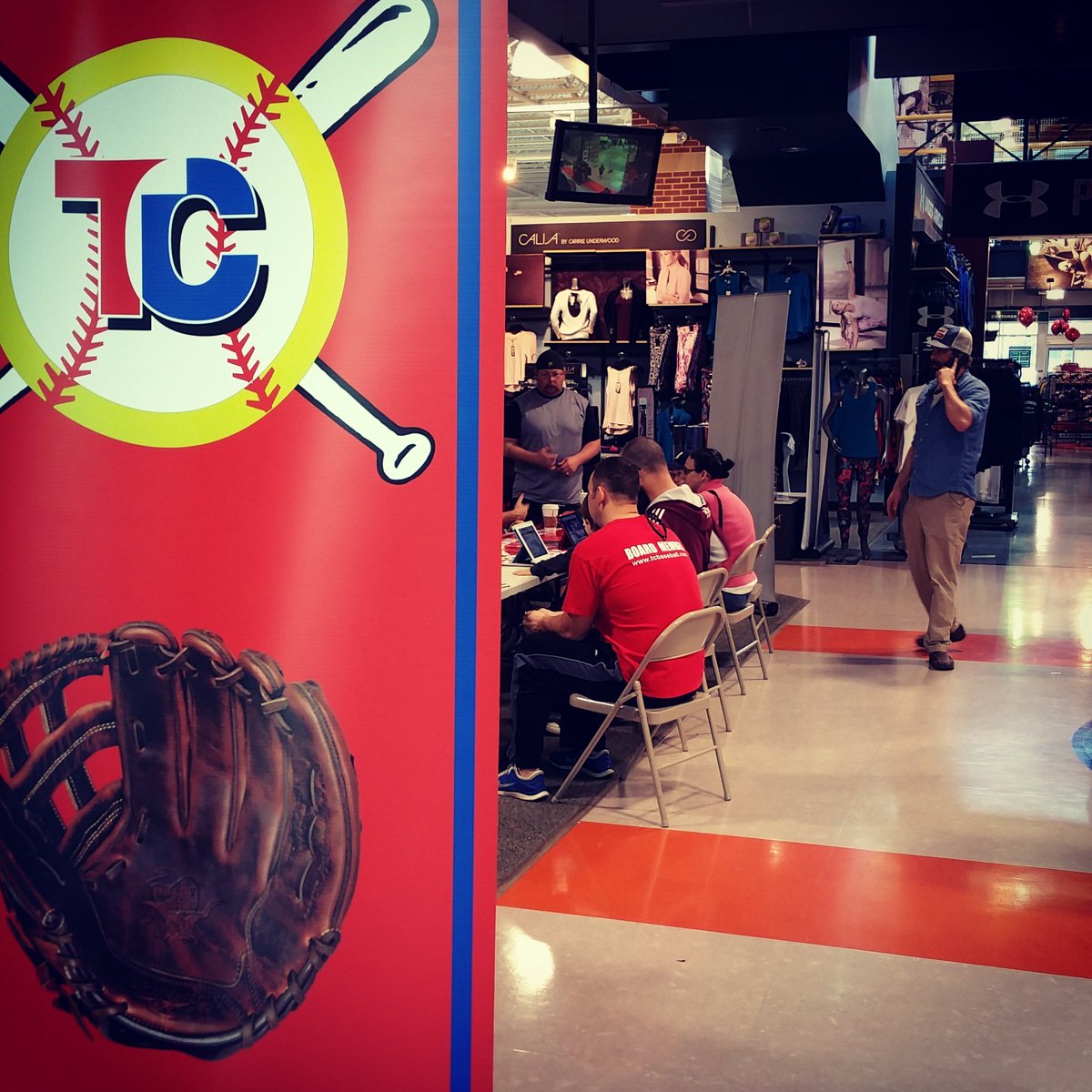 TCBaseSoft's tweet photo. Registration in full swing at @dickssportinggoods in #NEmall. Come and register, here till 2pm! #springball https://t.co/bilcwqydzx