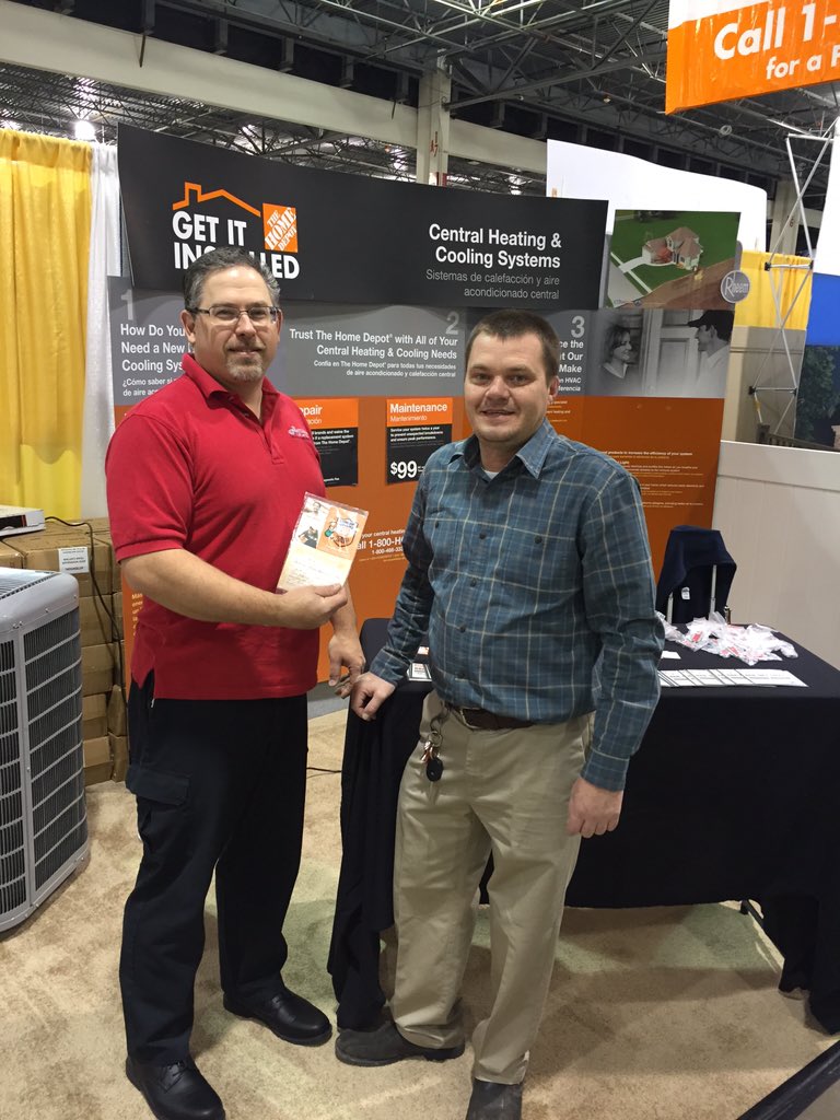 HDMikeKindig's tweet image. Mike at andys statewide getting a homer award for going over and beyond building relationships in the stores.