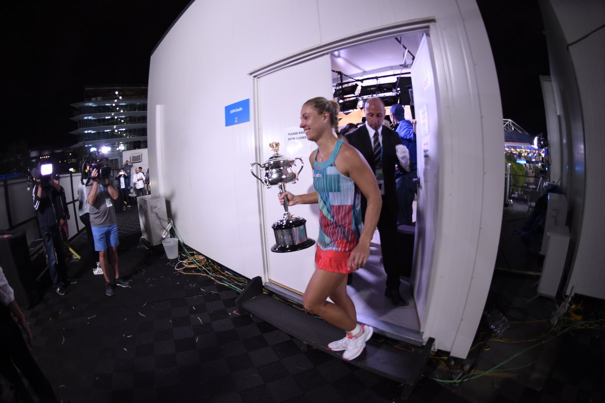 Victory lap... 🙌

#AusOpen