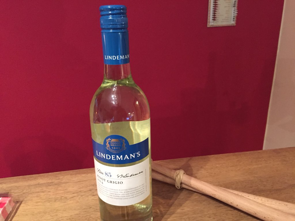 PatrickHaumont's tweet photo. Un pro c'est un pro donc pinot gris australien hein @yvessimonsevy :-) https://t.co/UJsKFJUvM9