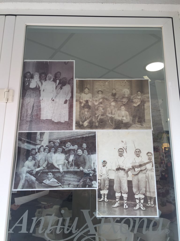 herencianet's tweet photo. Exposición de fotos antiguas de #carnavaldeherencia en #Lolita en la plaza. https://t.co/VDanBk7piy