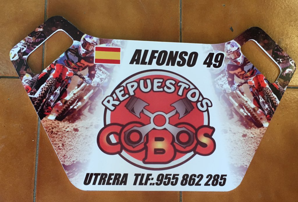 REPUESTOSCOBOS's tweet photo. Pizarra @REPUESTOSCOBOS personalizada para nuestro piloto @alfonsoteam46 lista para mañana suerte mucho gas 🏁🏁🏁✊ https://t.co/JvCf4eKTqc