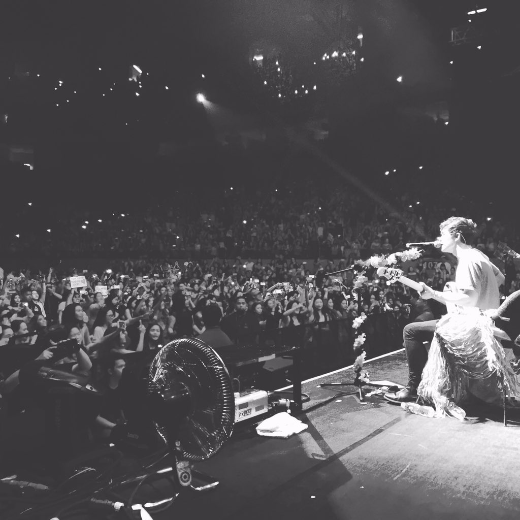 TheVampsband's tweet photo. The Throne Of Condor https://t.co/pC8hk3UnEy
